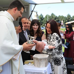 Krštenje tri sina obitelji Kopić u Župi bl. Ivana Merza u Španskom